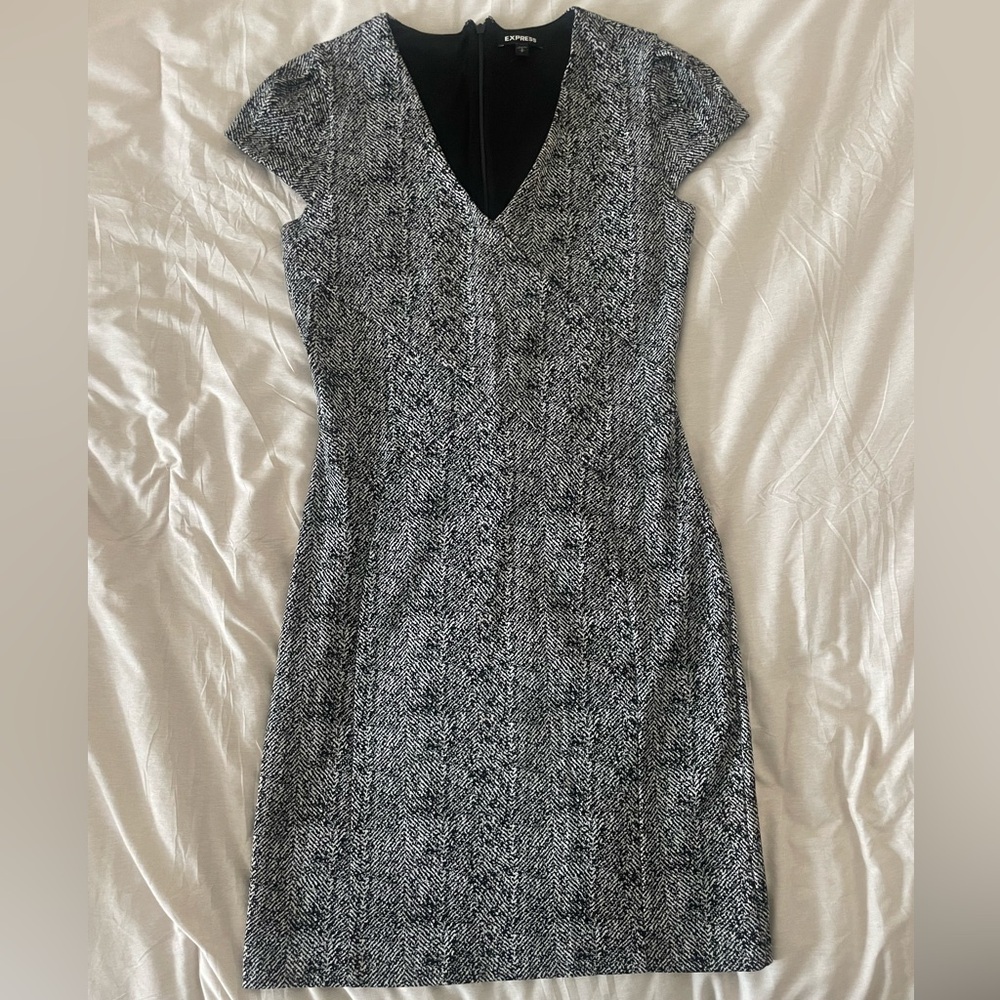 Express Black and White Herringbone V-Neck Cap Sleeved Work Dress